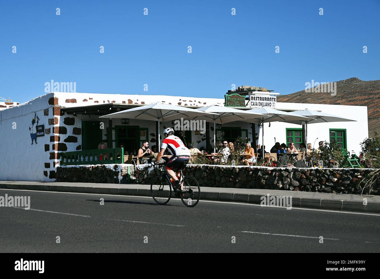 Terrasse du restaurant Casa Emiliano à Femes, Lanzarote. Banque D'Images