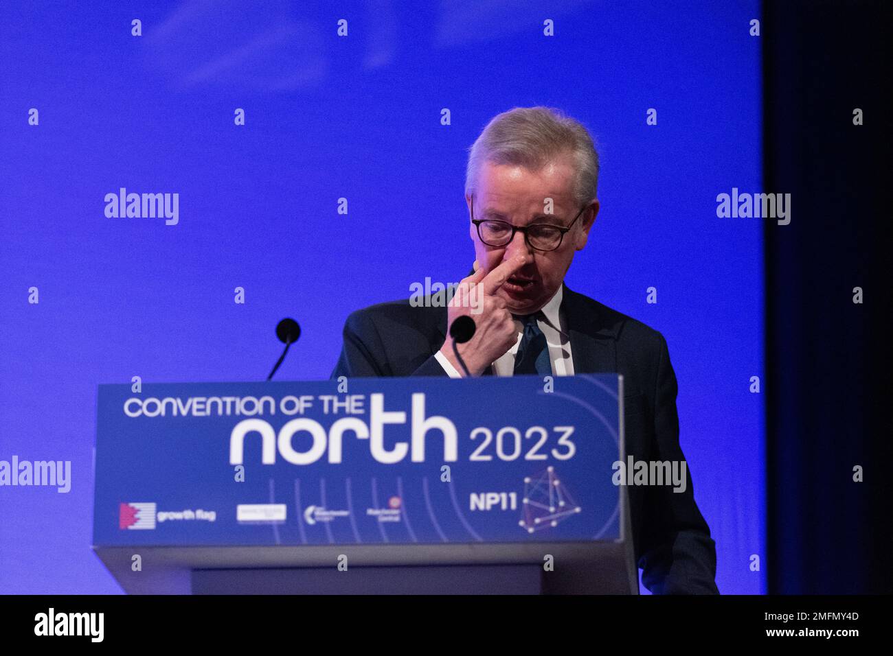 Manchester, Royaume-Uni. 25th janvier 2023. Mise à niveau Secrétaire Michael Gove député à la Convention du Nord 2023. 25th janvier 2023 le secrétaire de nivellement supérieur et secrétaire de l'ombre, Michael Gove, député, et Lisa Nandy, députée, ont pris la parole aujourd'hui à Manchester Central pour la Convention annuelle du Nord. Les dirigeants de la société civile et du monde des affaires ont appelé le gouvernement et l’opposition à s’engager à « procéder à des câblages durs » pour se mettre en conformité avec la législation britannique. Credit: GaryRobertschography/Alamy Live News Banque D'Images