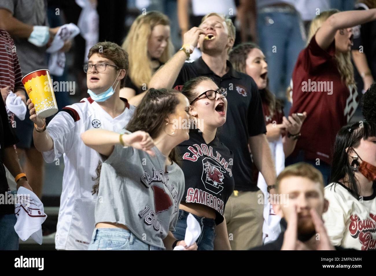 University of South Carolina students cheer on the Gamecocks before an NCAA college football game against Texas A&M Saturday, Nov. 7, 2020, in Columbia, S.C. Texas A&M won 48-3. (AP Photo/Sean Rayford) Banque D'Images