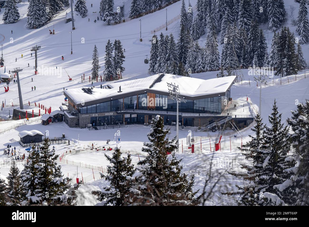 L'Ineos Club House dans la station de ski de Courchevel dans les Alpes françaises. INEOS. Banque D'Images