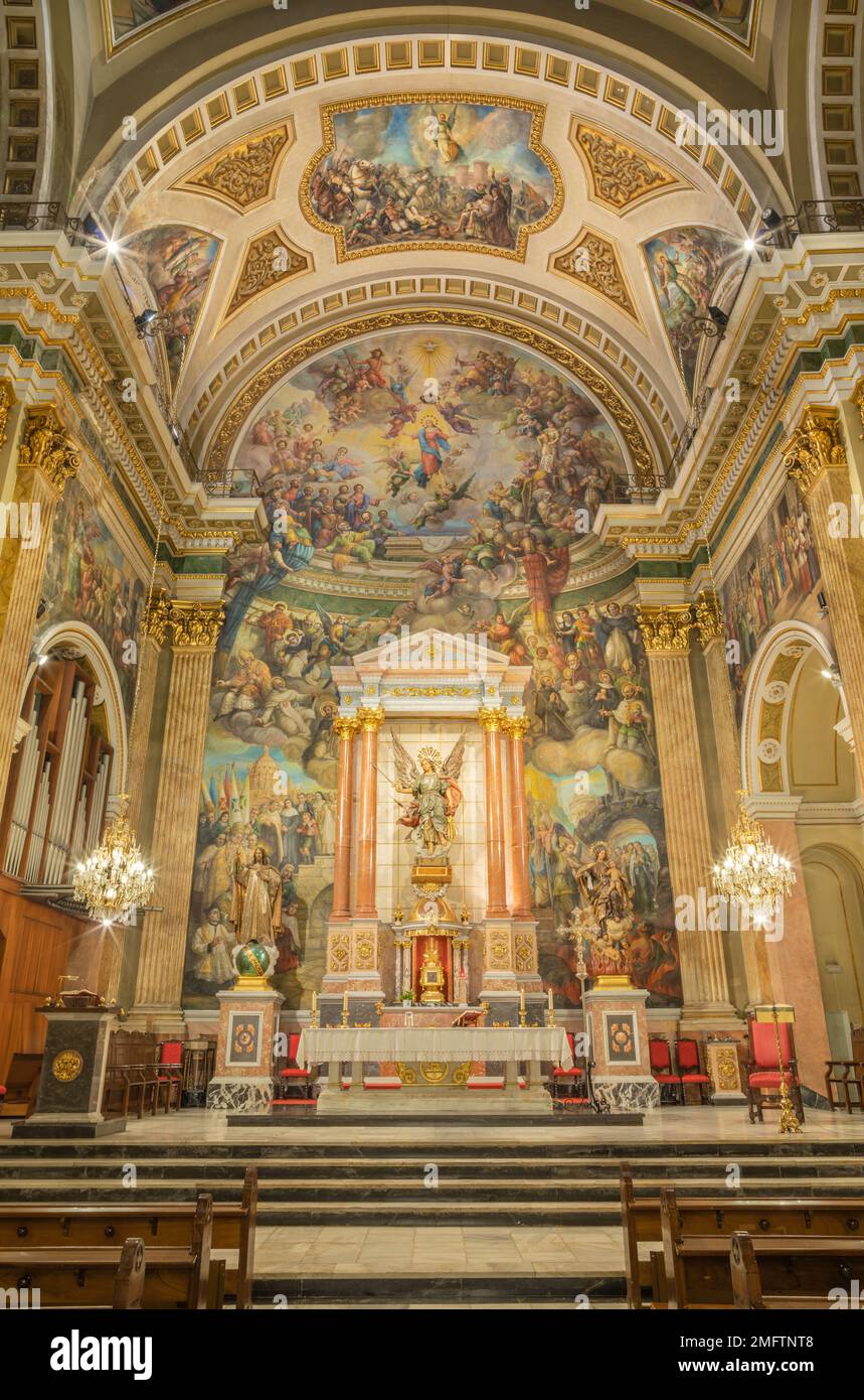 Iglesia santo angel Banque de photographies et d'images à haute résolution  - Alamy