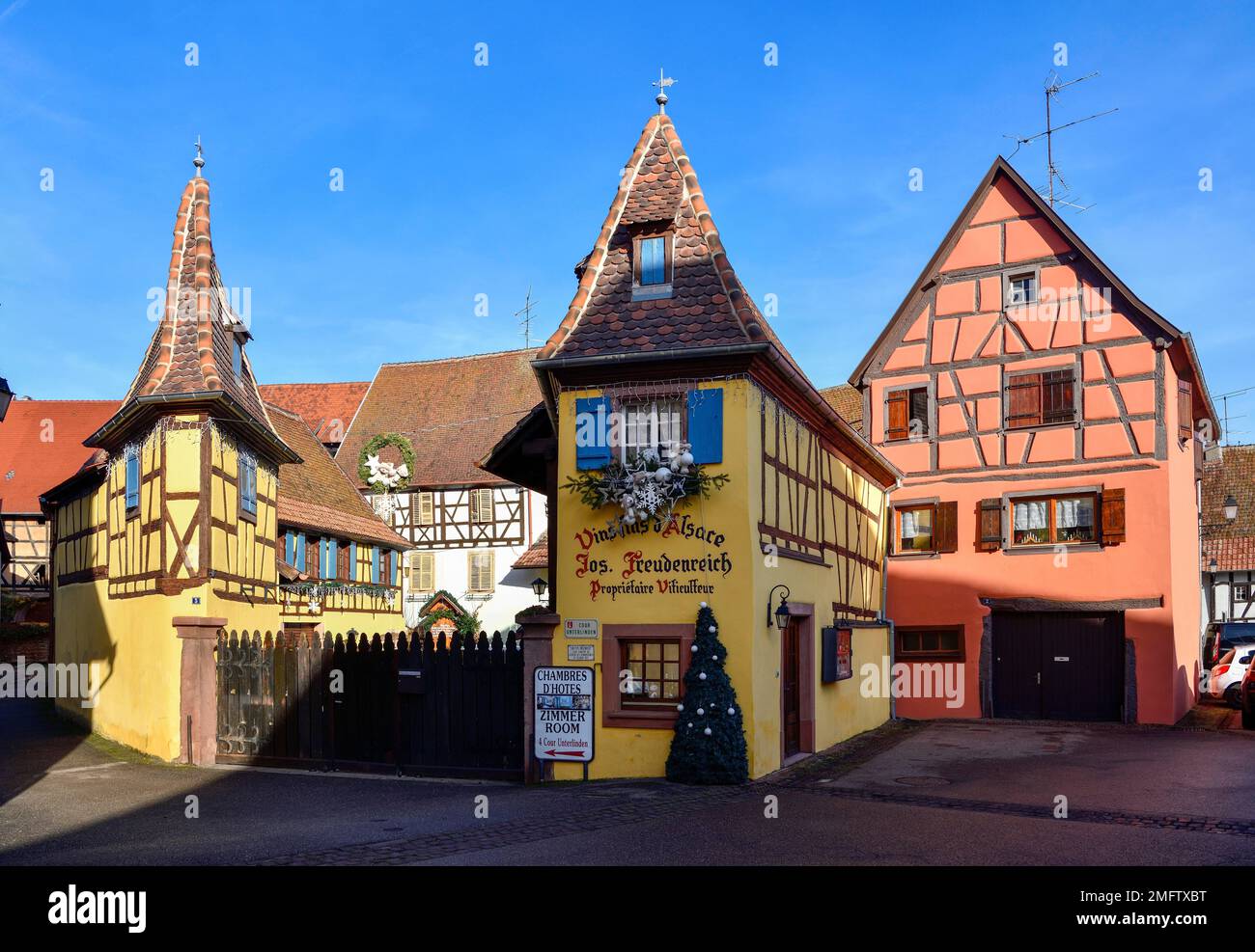 Cave de vinification Joseph Freudenreich, Eguisheim, route des vins d'Alsace, Département du Haut-Rhin, région du Grand-est, Alsace, France Banque D'Images