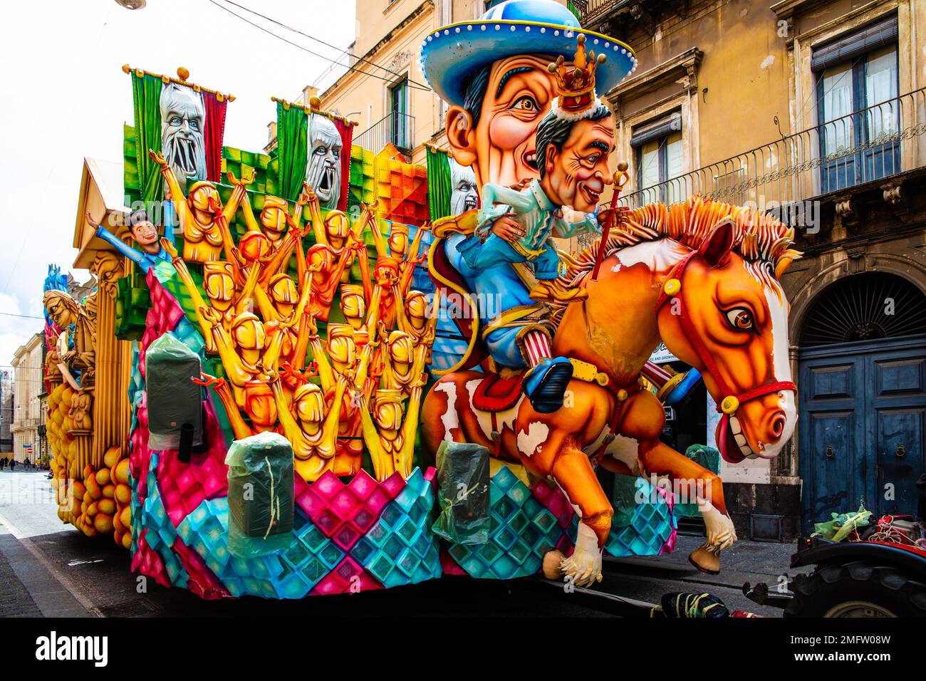 Carnaval de Schoenster en Sicile, défilé de chars allégoriques et fleuris, Acireale, Sicile, Acireale, Sicile, Italie Banque D'Images
