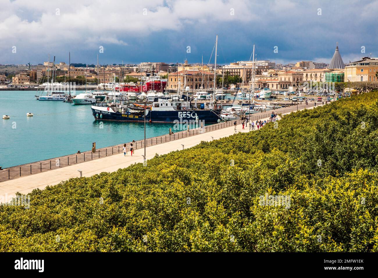 Port à la vieille ville sur l'île d'Ortigia, Syracuse, Sicile, Syracuse, Sicile, Italie Banque D'Images
