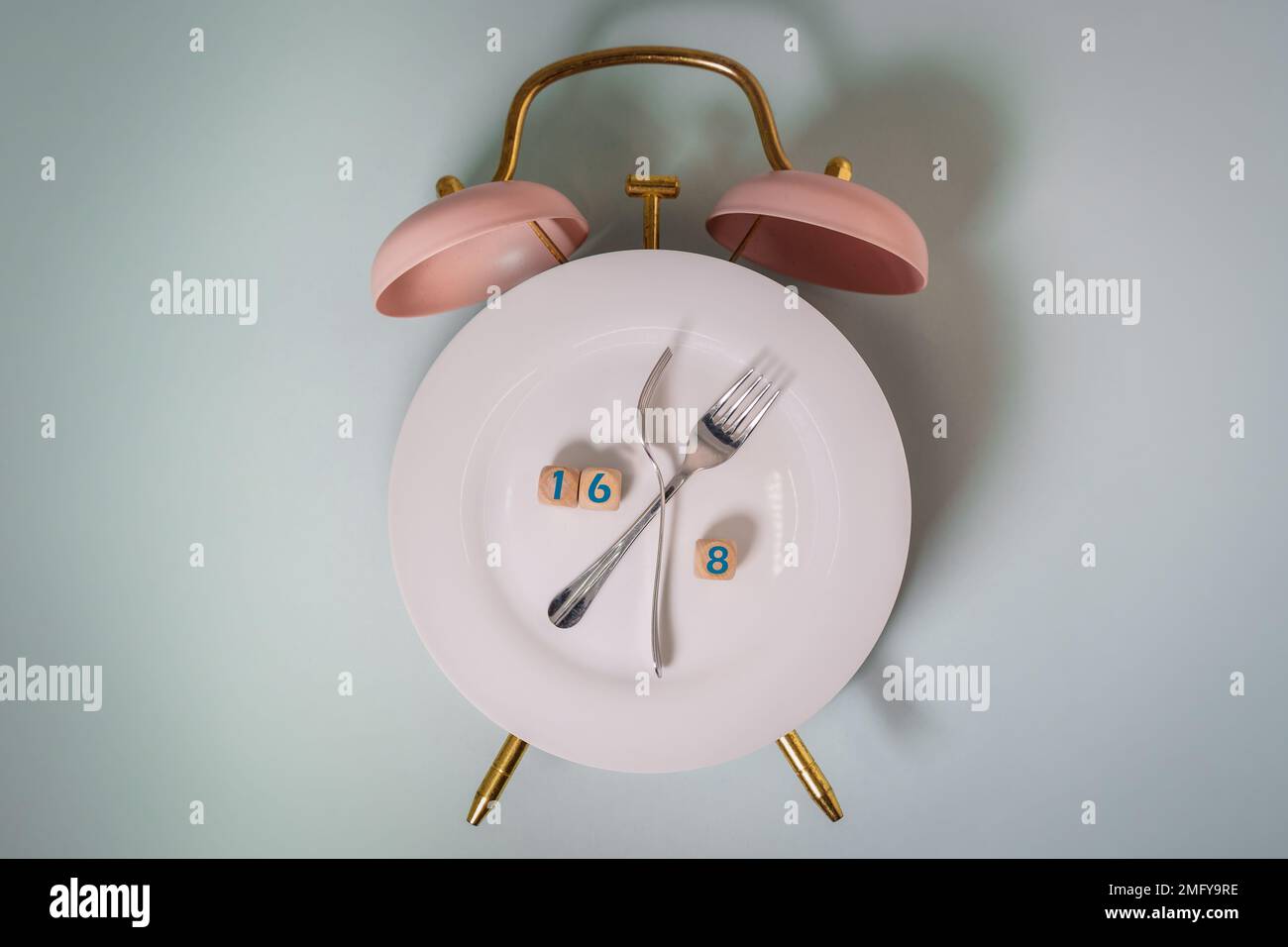 Concept de jeûne intermittent et protocole de 16 8 temps de manger restreint. Banque D'Images