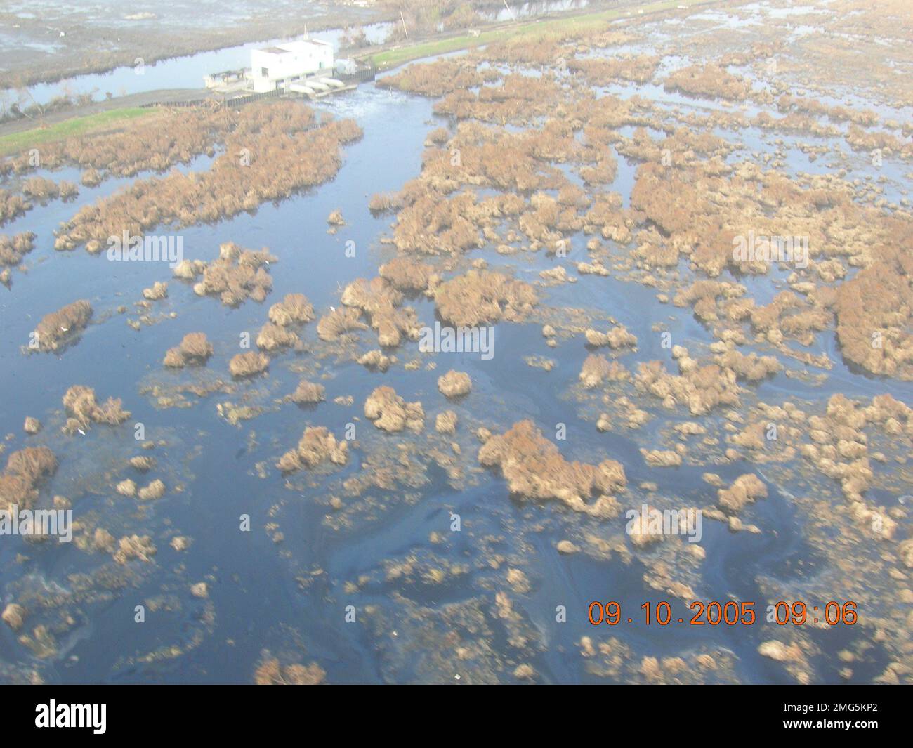 Pollution - ESU St. Louis Response - Murphy Oil - 26-HK-243-75. Station de pompe à eau et Marsh II Ouragan Katrina Banque D'Images