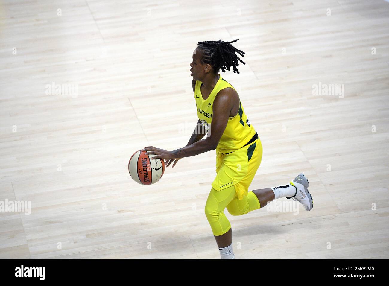 Seattle Storm guard Epiphanny Prince brings the ball up the court during the first half of a WNBA basketball game against the New York Liberty, Saturday, July 25, 2020, in Bradenton, Fla. (AP Photo/Phelan M. Ebenhack) Banque D'Images
