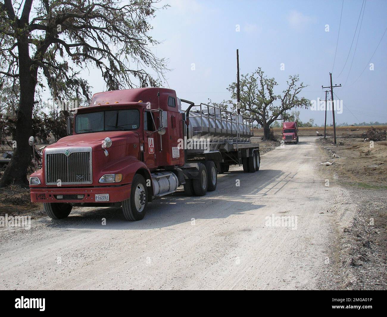 Pollution - ESU St. Louis Response - Basse-Nord - 26-HK-230-11. CAMION-CITERNE DE L'ENTREPRENEUR SUR LE SITE. Ouragan Katrina Banque D'Images