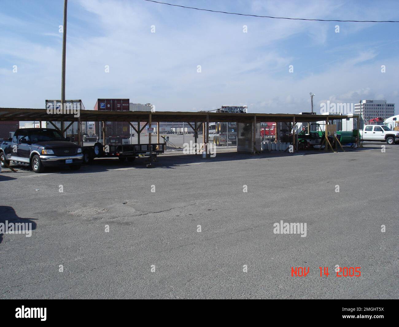 Commandements de l'entretien et de la logistique Atlantique - équipe d'inventaire des biens - Station Gulfport - 26-HK-191-79. Ouragan Katrina Banque D'Images Commandements de l'entretien et de la logistique Atlantique - équipe d'inventaire des biens - Station Gulfport - 26-HK-191-79. Ouragan Katrina Banque D'Images