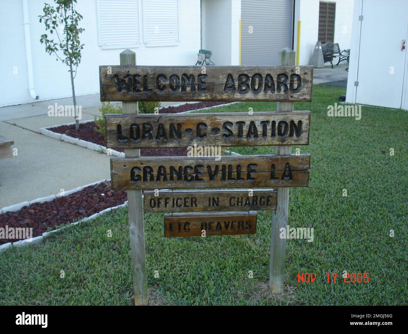 Commandements de l'entretien et de la logistique Atlantique - équipe d'inventaire des biens - Loran Station Grangeville, Louisiane - 26-HK-181-38. Ouragan Katrina Banque D'Images