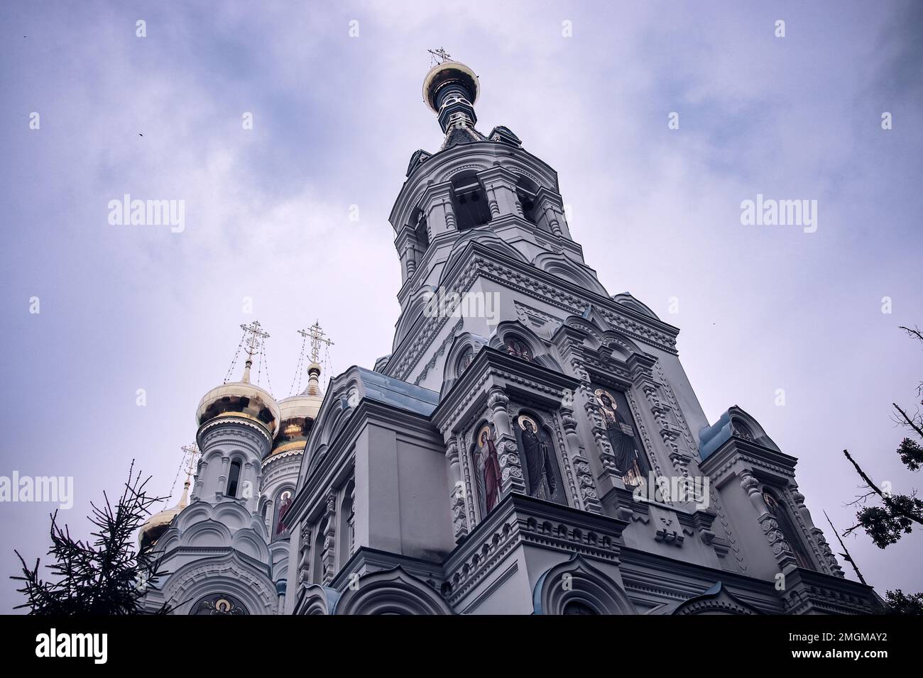 Église orthodoxe russe Saint-Pierre et cathédrale de Paul avec des tours d'or à Karlovy Vary, république tchèque Banque D'Images