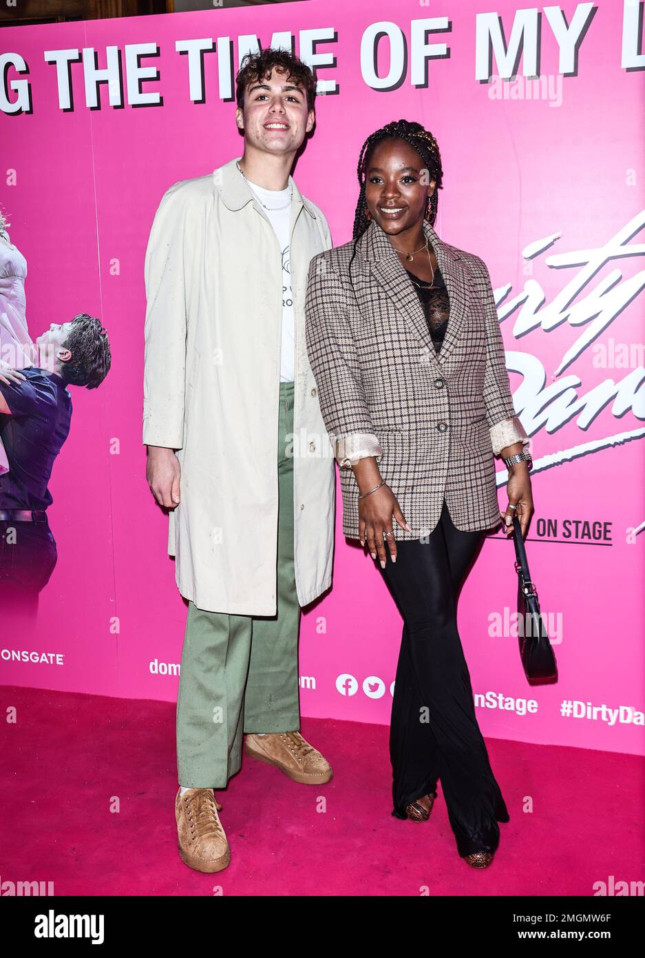 Londres, Royaume-Uni. 25th janvier 2023. Bradley riches et Corinna Brown assistent à la soirée de la presse pour Dirty Dancing au Dominion Theatre de Londres. (Photo de Brett Cove/SOPA Images/Sipa USA) crédit: SIPA USA/Alay Live News Banque D'Images