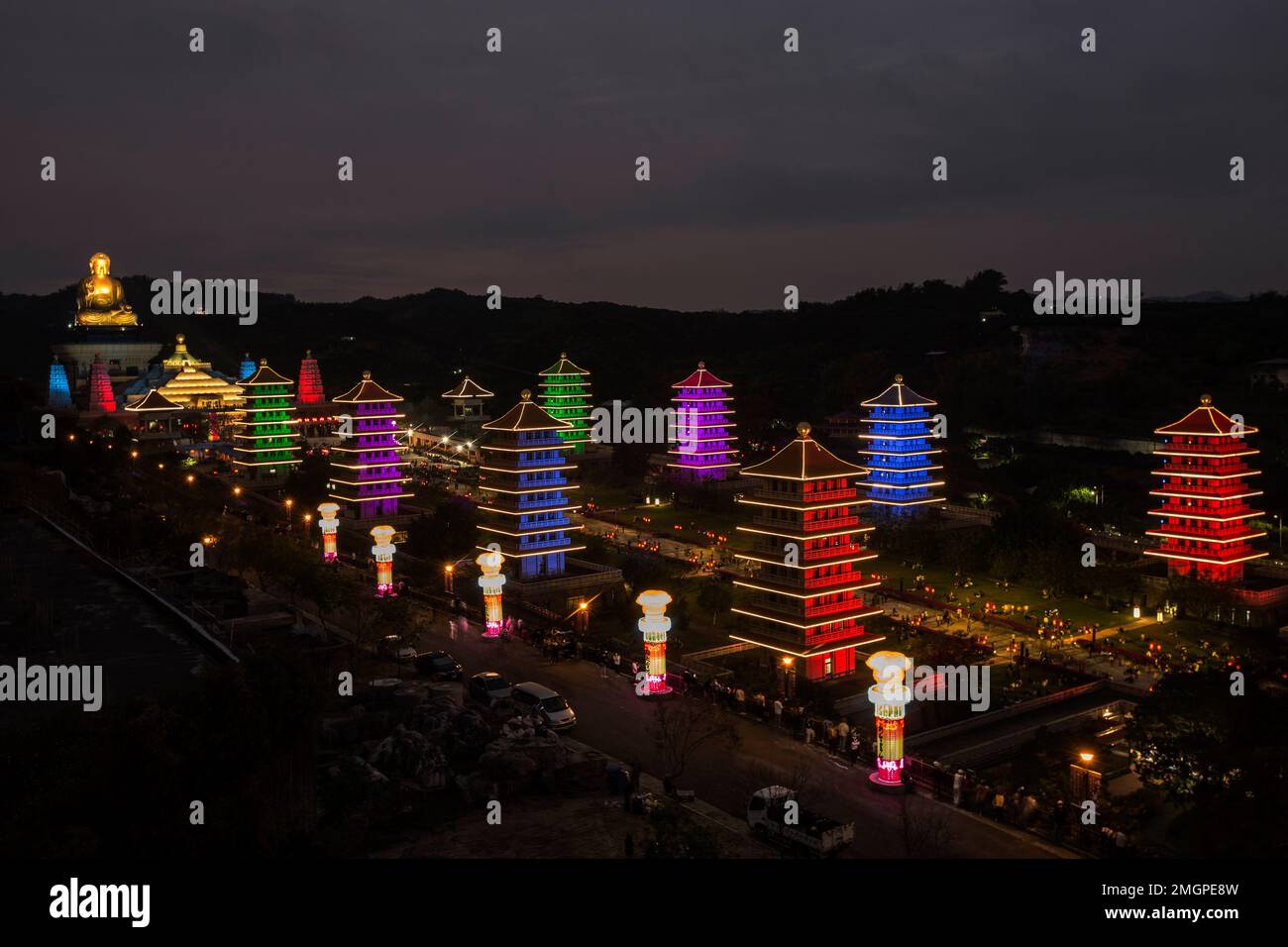 Le festival de lanternes est l'une des célèbres ceremomies de la Fête du nouvel an chinois. Cette image se concentre sur les tours, et était symbolique à Kaohsiung sur Ja Banque D'Images