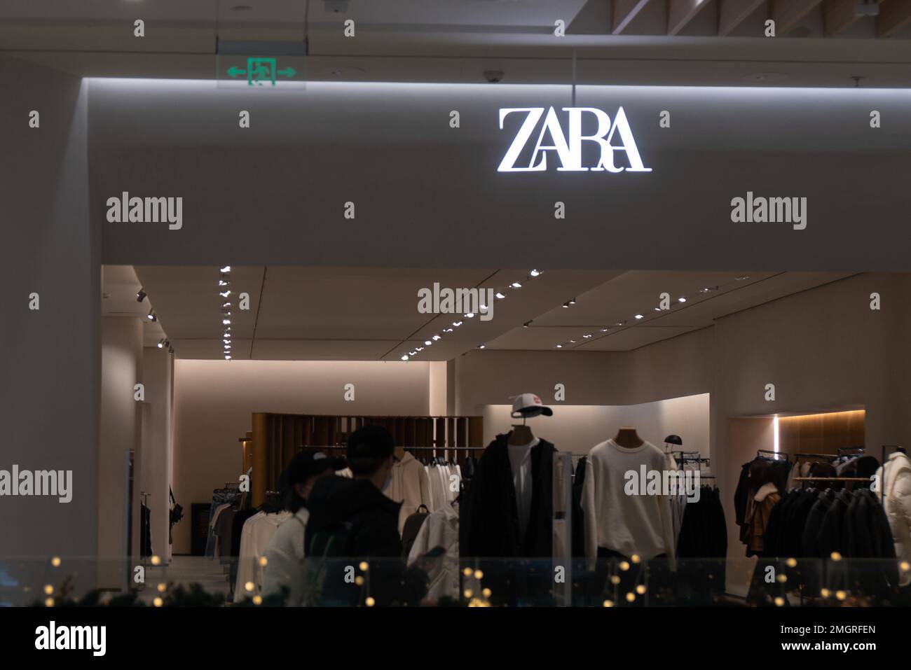 Zara shop shanghai Banque de photographies et d'images à haute résolution -  Alamy