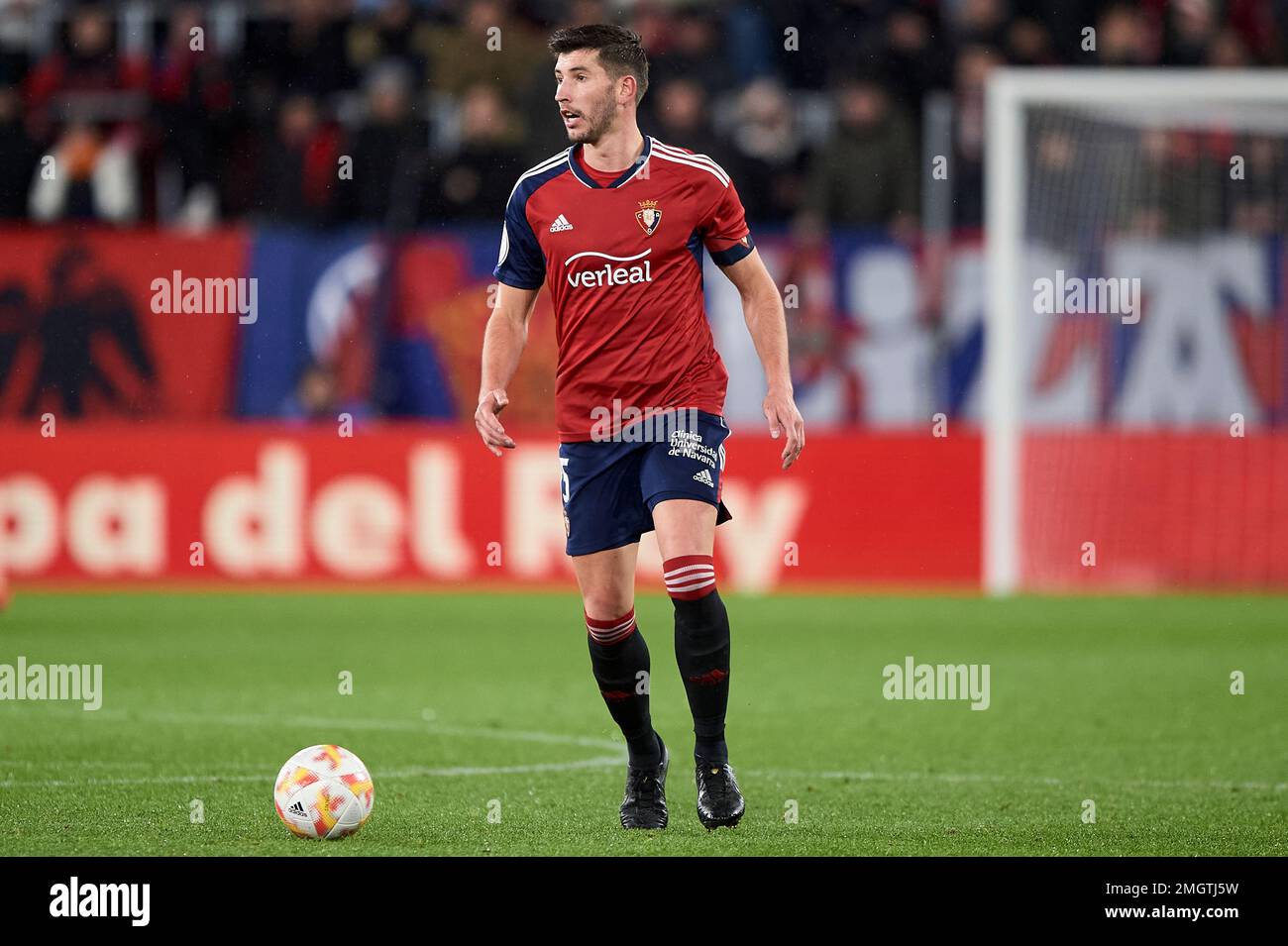 Lucas Torro de CA Osasuna pendant le match de Copa del Rey, quart de finale entre CA Osasuna et le FC Séville joué au stade El Sadar sur 25 janvier 2023 à Pampelune, Espagne. (Photo de Sergio Ruiz / PRESSIN) Banque D'Images