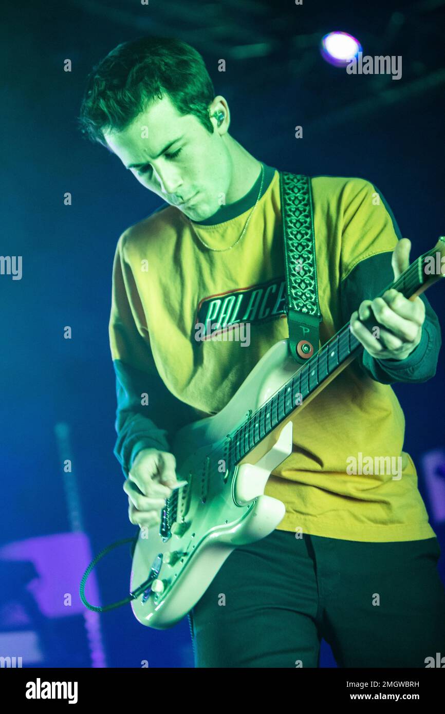 Milan Italie. 25 janvier 2023. Le groupe américain WALWS se produit en direct sur scène à Magazzini Generali lors du « dites-moi que c'est terminé ». Banque D'Images