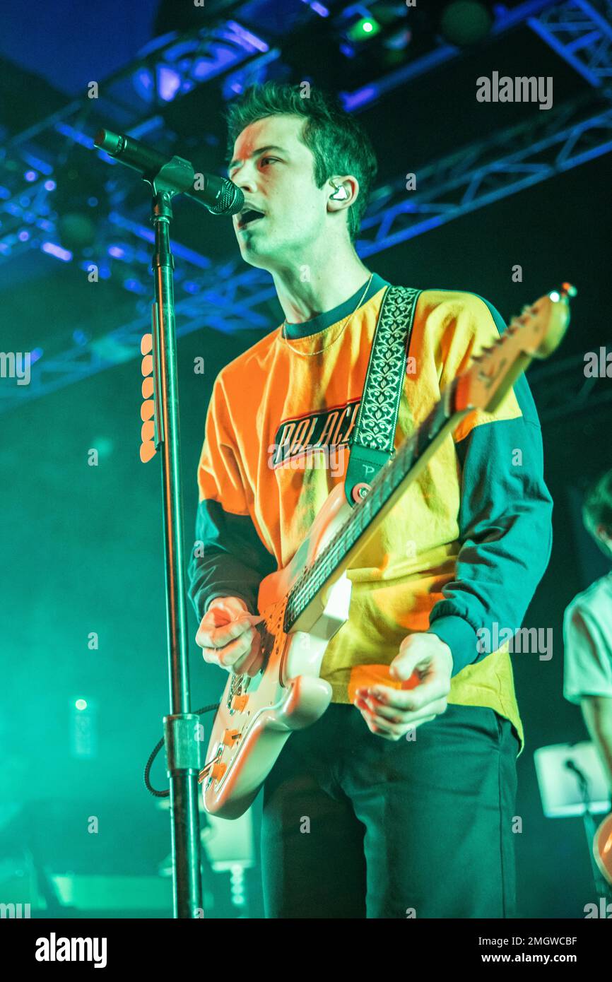 Milan Italie. 25 janvier 2023. Le groupe américain WALWS se produit en direct sur scène à Magazzini Generali lors du « dites-moi que c'est terminé ». Banque D'Images