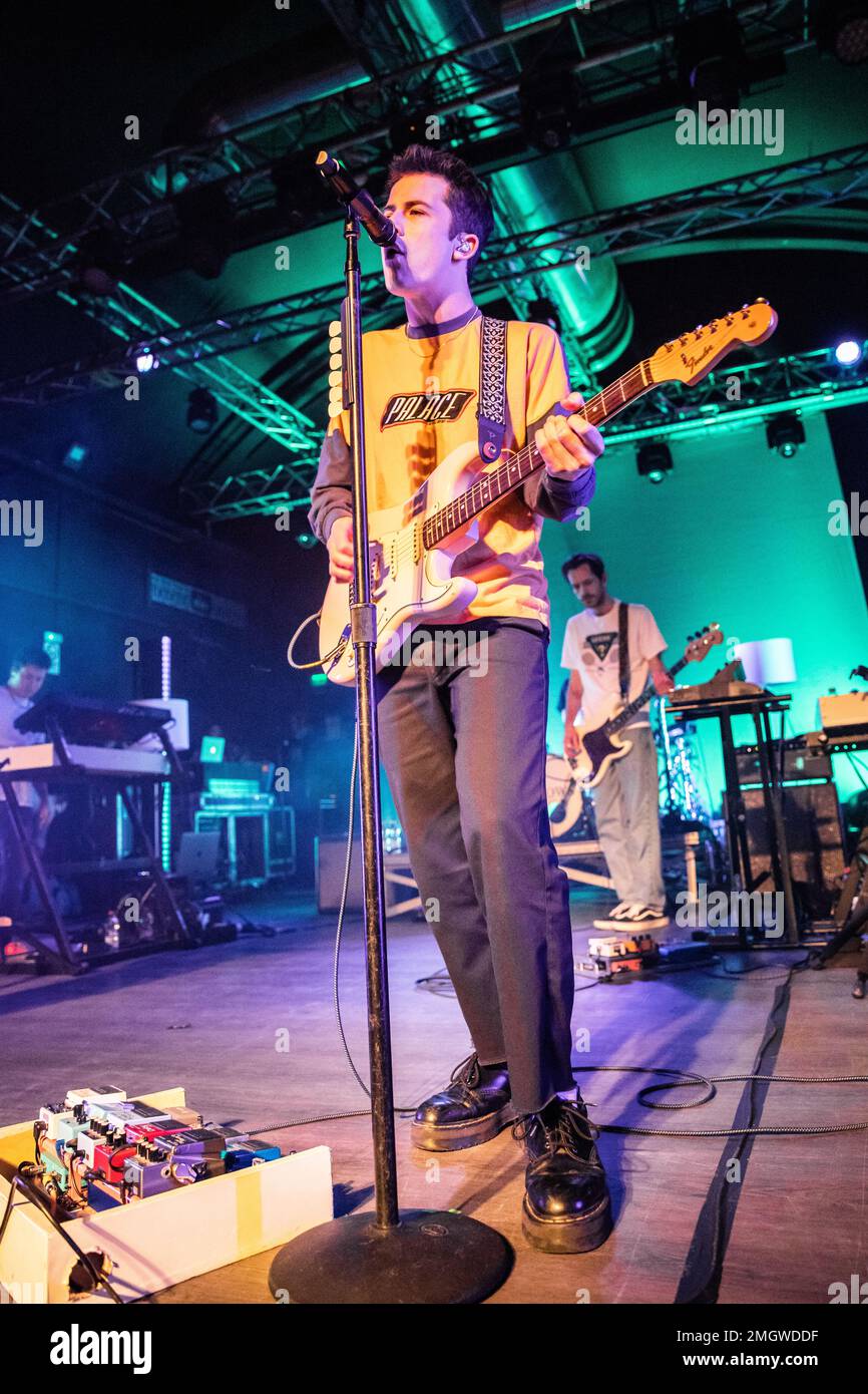 Milan Italie. 25 janvier 2023. Le groupe américain WALWS se produit en direct sur scène à Magazzini Generali lors du « dites-moi que c'est terminé ». Banque D'Images