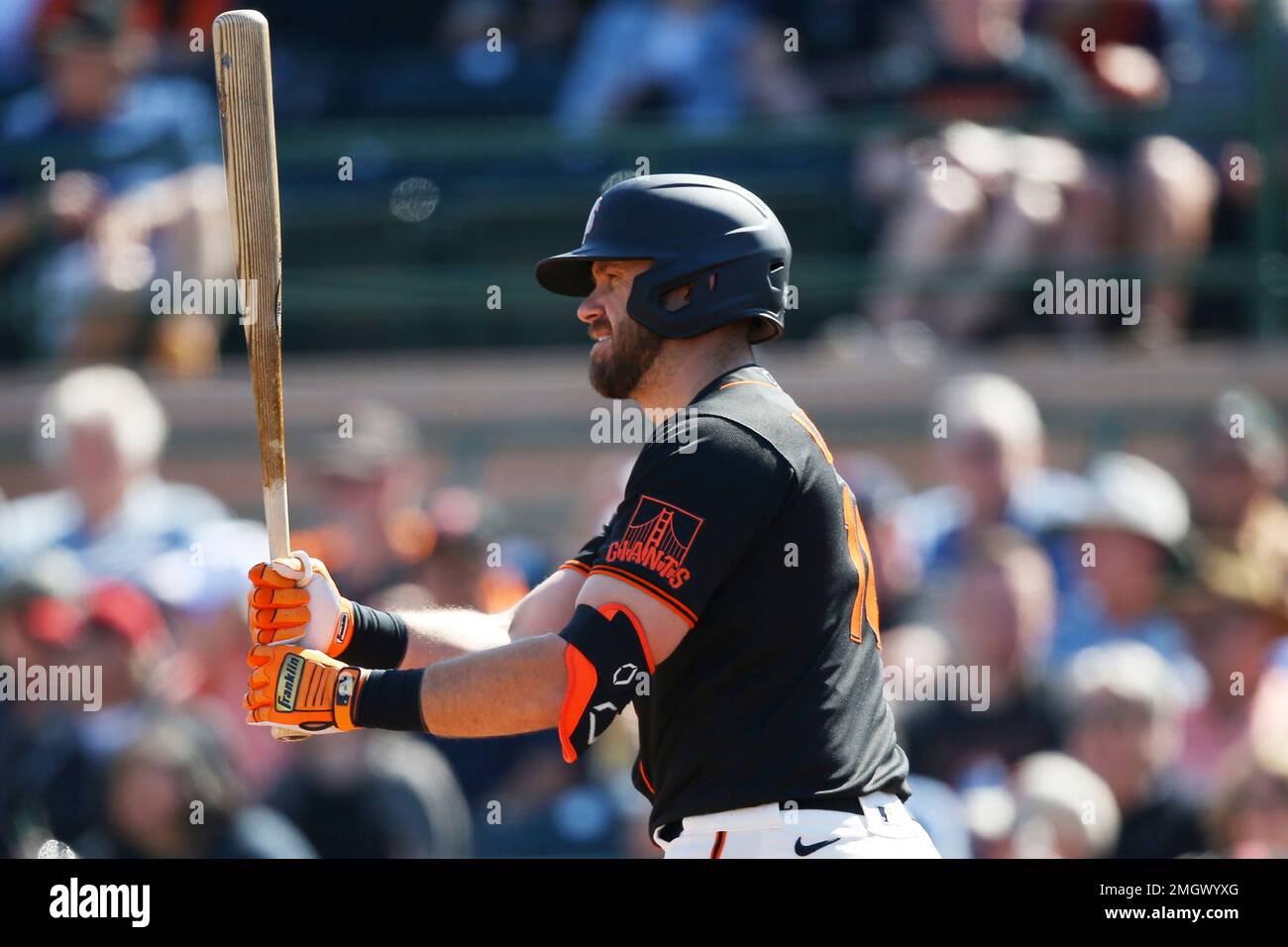 San Francisco Giants' Evan Longoria steps in to bat against the Arizona Diamondbacks during the first inning of a spring training baseball game Monday, Feb. 24, 2020, in Scottsdale, Ariz. The Giants defeated the Diamondbacks 11-9. (AP Photo/Ross D. Franklin) Banque D'Images