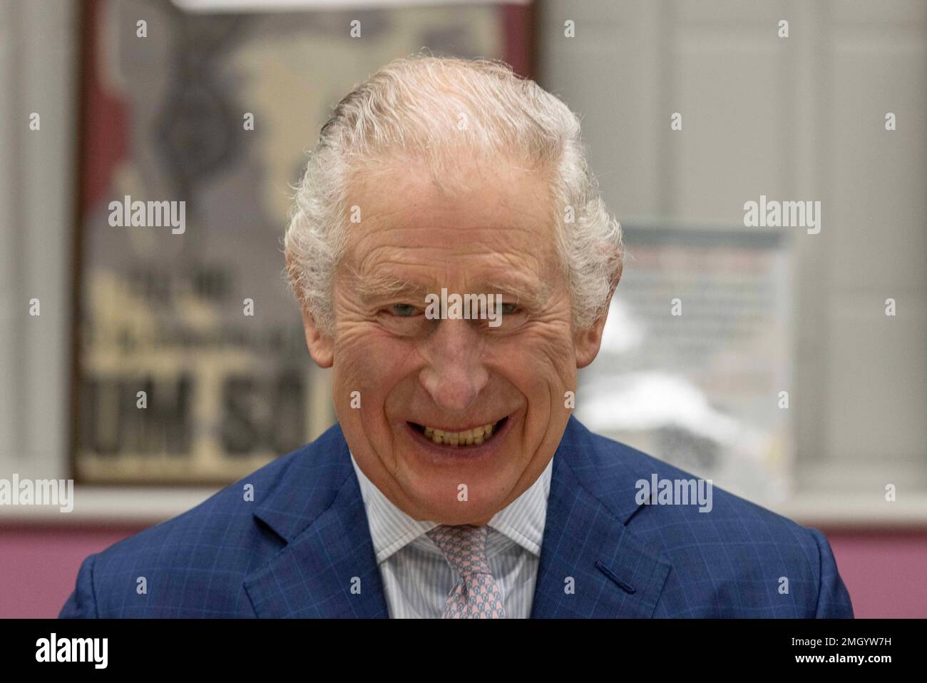 Le roi Charles III lors de sa visite au Centre africain de Londres, pour entendre parler du rôle que joue le centre pour relier les Africains du Royaume-Uni à la diaspora mondiale sur des questions clés. Date de la photo: Jeudi 26 janvier 2023. Banque D'Images