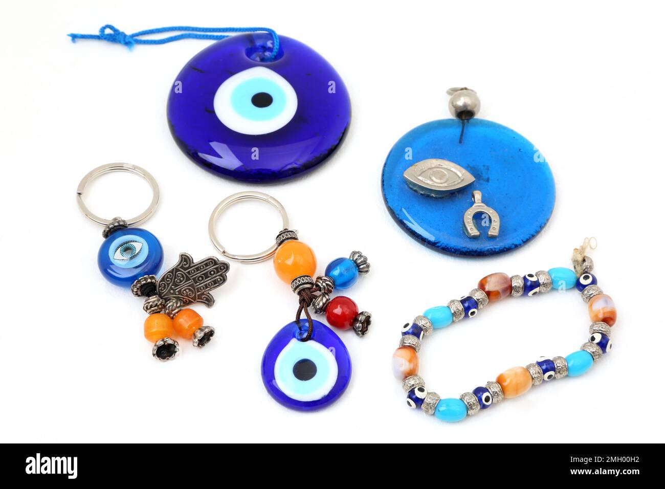 Une collection d'amulettes de Nazars utilisées comme protection contre l'oeil de mal Banque D'Images