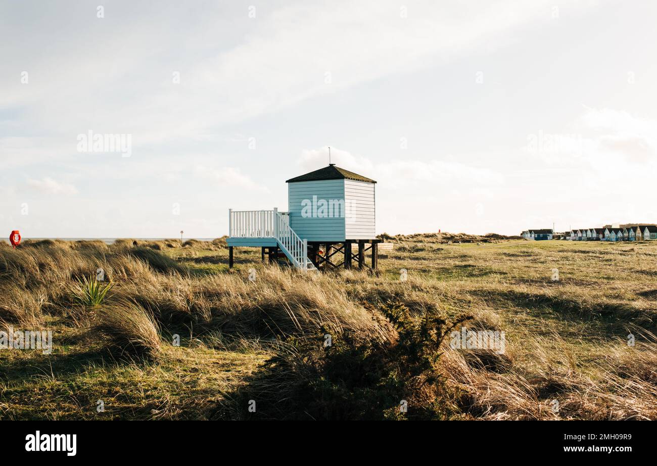 Station de surf sur la plage hutte sur la côte de l'Angleterre Banque D'Images