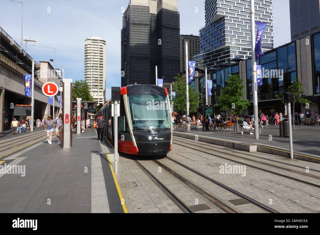 Le tramway Light Rail qui vous conduira à la gare de Circular Quay, Sydney, Australie Banque D'Images