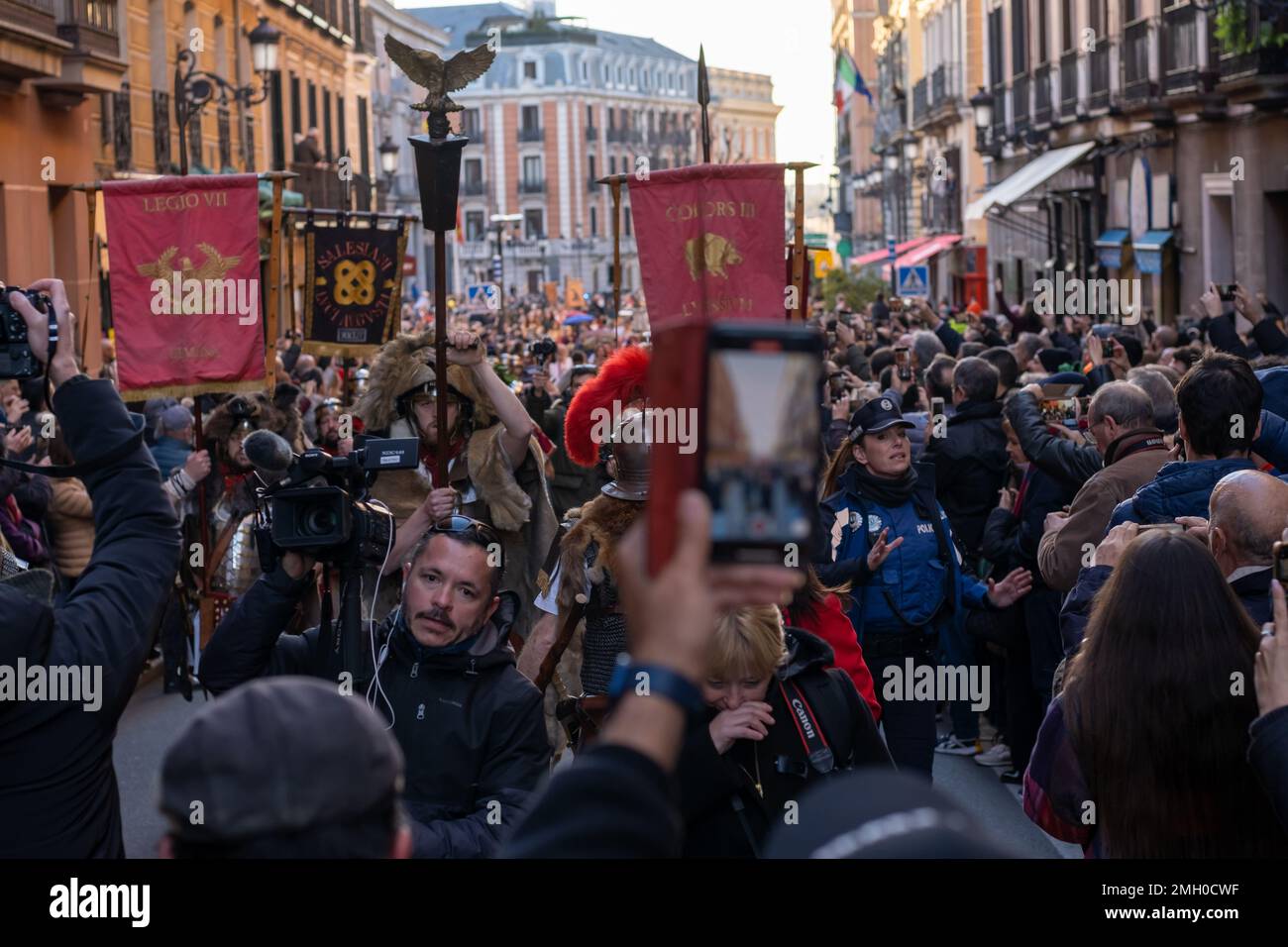 Madrid, Espagne, 21 janvier 2023 : défilé des troupes romaines pendant le festival Arde Lucus, un festival traditionnel de Lugo, Galice Banque D'Images