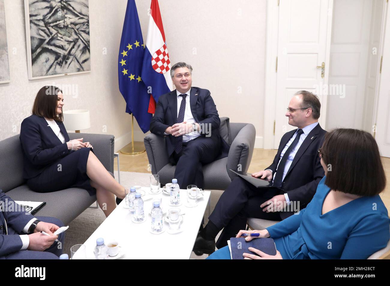 Le Premier ministre croate Andrej Plenkovic rencontre le leader de l'opposition bélarussienne, Sviatlana Tsikhanouskaya, à Banski Dvori, à Zagreb, en Croatie, sur 26 janvier 2023. Photo: Patrik Macek/PIXSELL crédit: Pixsell/Alay Live News Banque D'Images