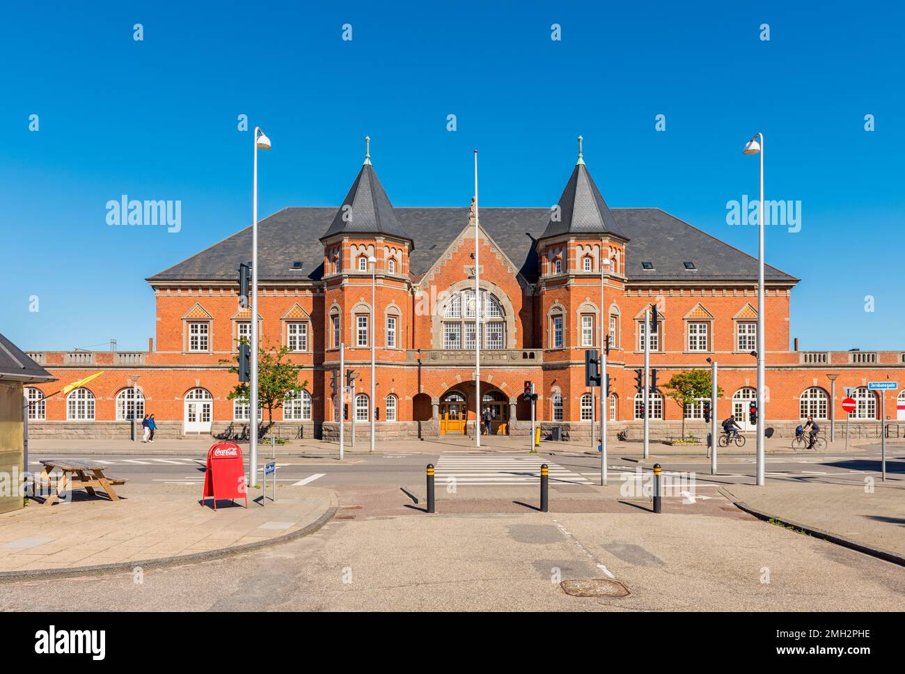 La gare d'Esbjerg est la principale gare ferroviaire de la ville d'Esbjerg, dans le sud-ouest de Jutland, au Danemark Banque D'Images
