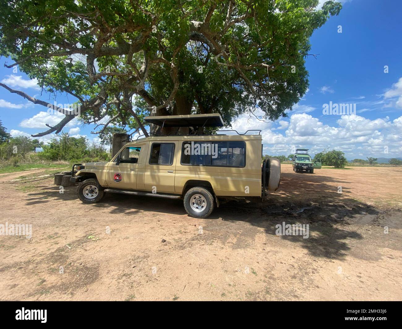 Nice beige Safari circuit jeep.tours véhicule au dessert. zanzibar, Tanzanie. Banque D'Images