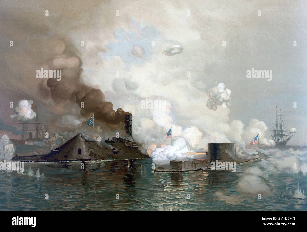 La bataille de Hampton Roads (également la bataille du moniteur et de la Virginie ou la bataille d'Ironclads) était une bataille de la guerre civile américaine qui a eu lieu les 8 et 9th mars 1862 dans les voies maritimes de Hampton Roads. C'était la première bataille navale entre des navires modernes en métal au lieu de bateaux à voile en bois. La vulnérabilité des navires en bois était évidente pour tous et la bataille marque le début de l'âge de dreadnought. Cette image représente la CSS Virginia (USS Merrimac rebaptisé) qui combat avec l'USS Monitor. Banque D'Images