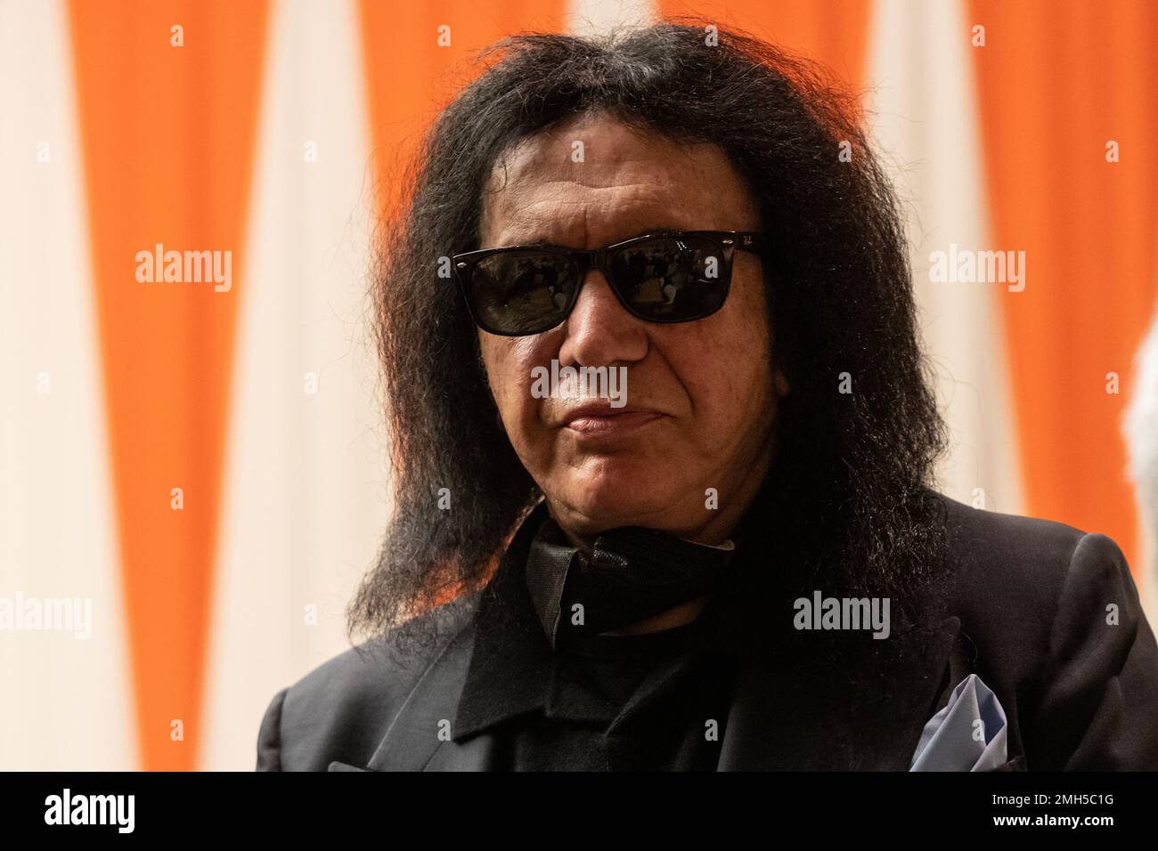 New York, États-Unis. 26th janvier 2023. Gene Simmons of Kiss participe à l'exposition d'ouverture du Livre des noms des victimes de l'Holocauste de Yad Vashem à la salle du Conseil économique et social, au siège de l'ONU à New York, sur 26 janvier 2023. L'exposition est prêtée par le musée Yad Vashem de Jérusalem et est ouverte à temps pour la Journée internationale de commémoration de l'Holocauste, qui est 27 janvier. (Photo de Lev Radin/Sipa USA) crédit: SIPA USA/Alay Live News Banque D'Images