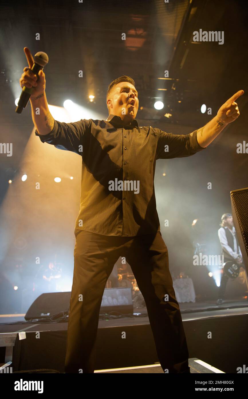 Punk celtique américain et originaire de Boston, Dropkick Murphys se produisant en concert à Hanovre, en Allemagne Banque D'Images