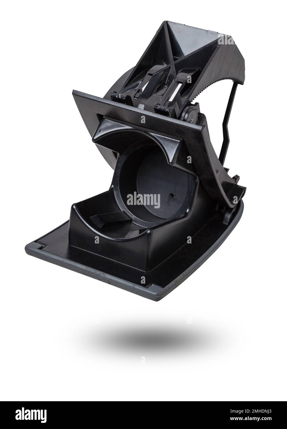 Le porte-gobelet rétractable pour les boissons, le thé ou le café dessoré de la voiture sur fond blanc isolé. Catalogue de pièces automobiles de junkyard. Banque D'Images Le porte-gobelet rétractable pour les boissons, le thé ou le café dessoré de la voiture sur fond blanc isolé. Catalogue de pièces automobiles de junkyard. Banque D'Images