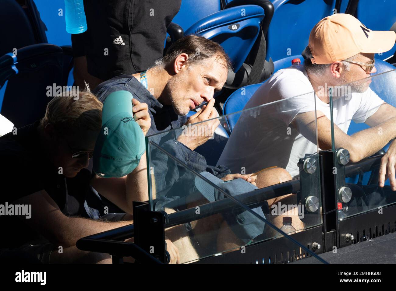 Melbourne, Australie. 27th janvier 2023. Tennis: Grand Chelem - Open d'Australie, hommes, célibataires, demi-finales, Khachanov (Russie) - Tsitsipas (Grèce). Thomas Tuchel (M) est assis dans les stands. Credit: Frank Molter/dpa/Alay Live News Banque D'Images