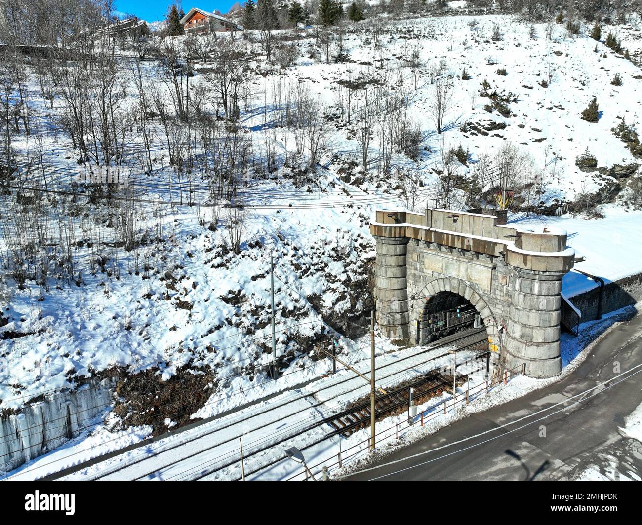 Côté italien du tunnel ferroviaire à la frontière entre la France et l'Italie. Bardonecchia, Italie - janvier 2023 Banque D'Images