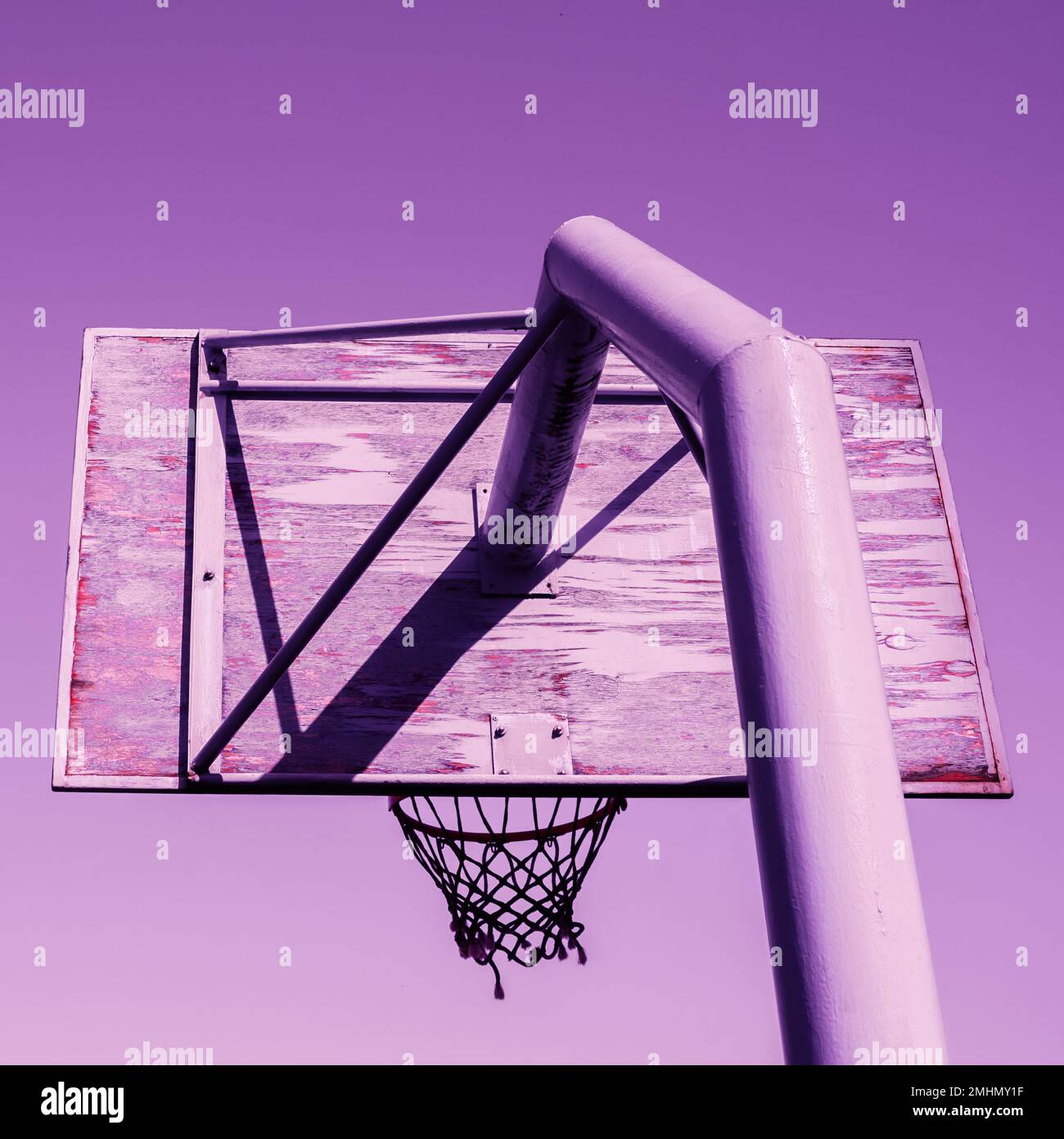 panier de rue ancien abandonné Banque D'Images