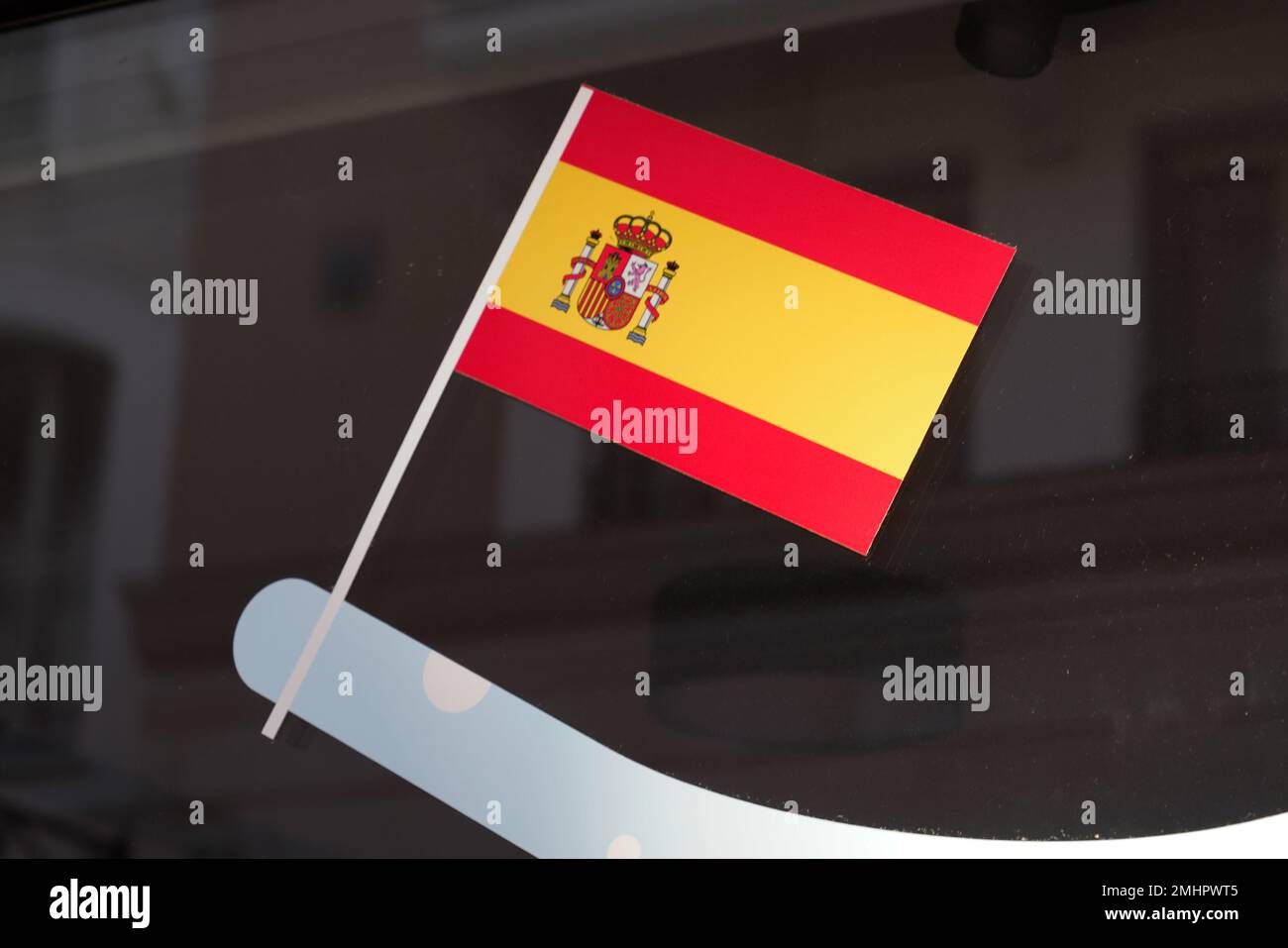 espagne drapeau rouge et jaune autocollants sur windows office de tourisme Banque D'Images