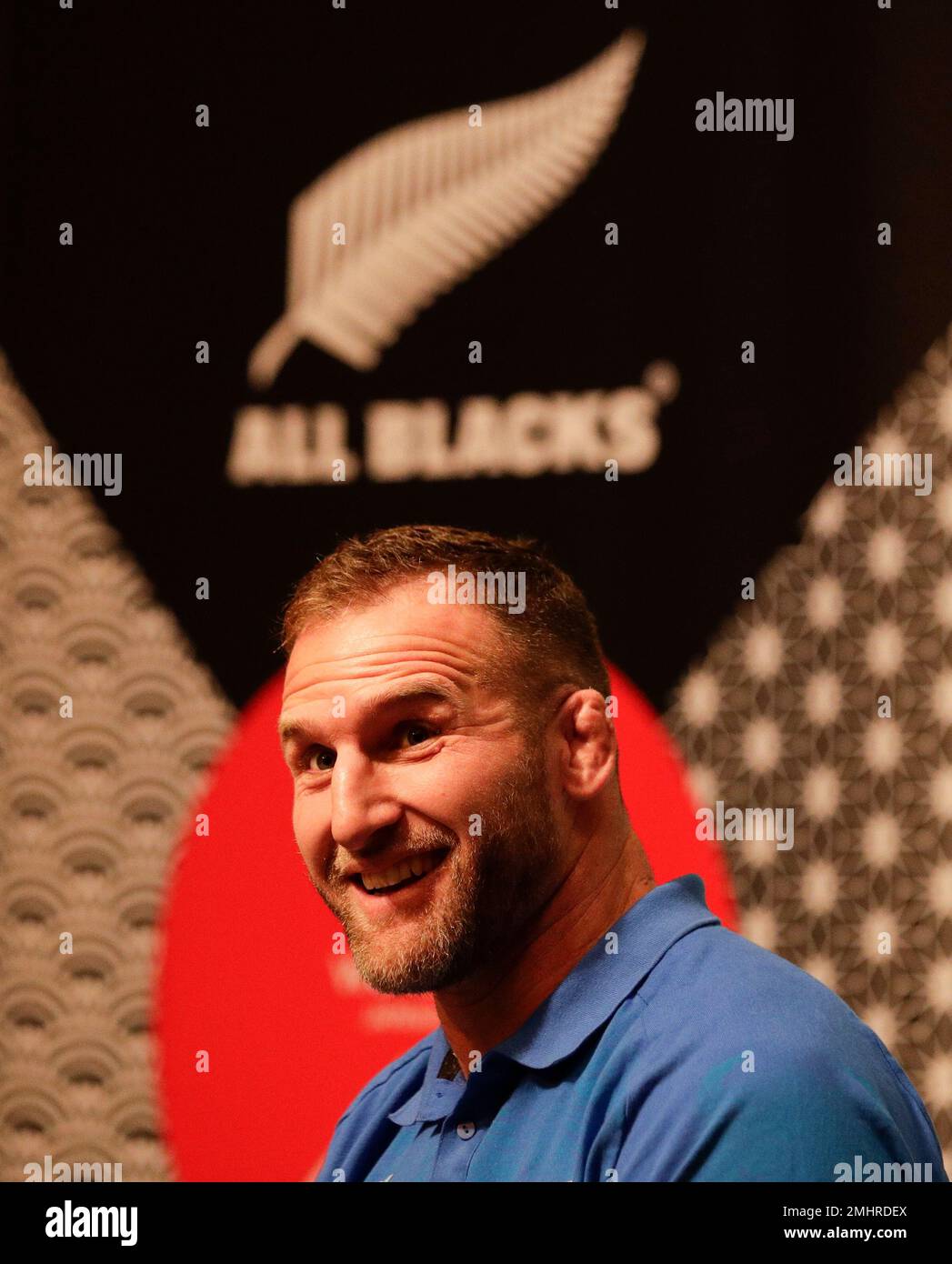 New Zealand rugby team captain Kieran Read smiles during a news conference in Tokyo, Japan. Thursday Oct. 24, 2019. New Zealand will face England in the Rugby World Cup semifinals on Oct. 26. (AP Photo/Aaron Favila) Banque D'Images