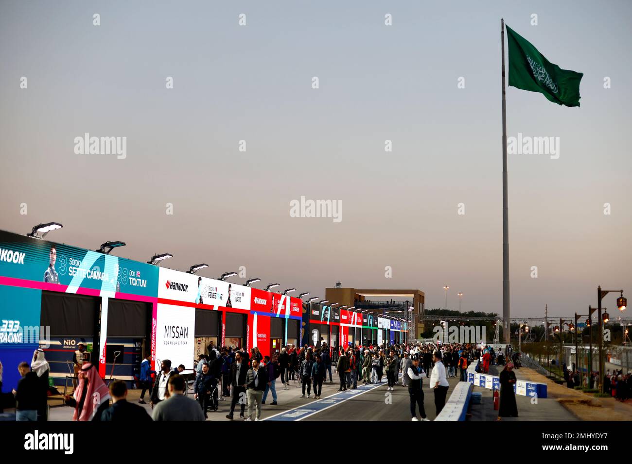 PIT Lane pendant la Formule E Round 2 - E-Prix de Diriyah à Diriyah, Arabie Saoudite. , . (Photo de Sam Bloxham/Motorsport Images/Sipa USA) crédit: SIPA USA/Alay Live News Banque D'Images