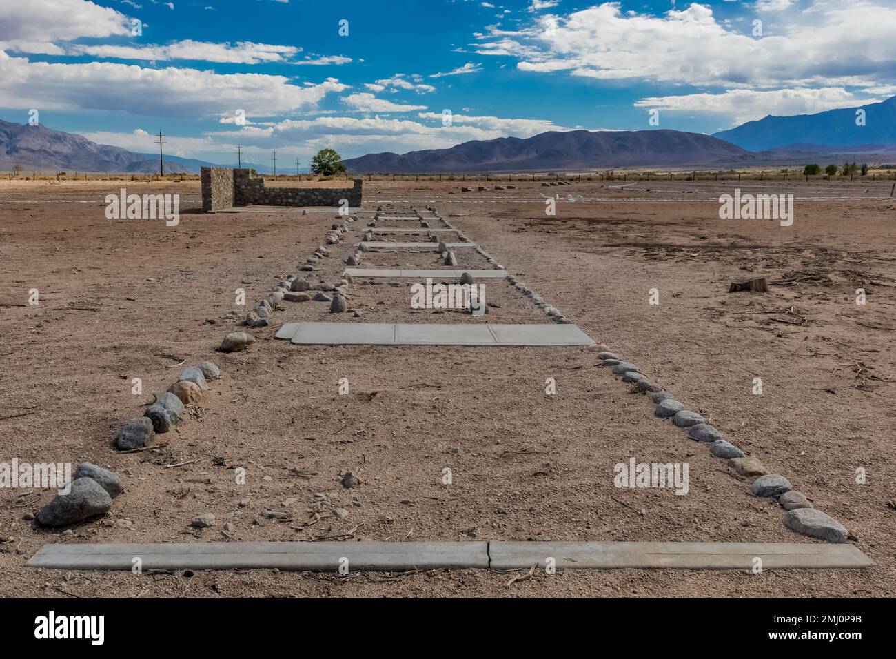 Ancienne résidence du personnel, aujourd'hui rasée, au site historique national de Manzanar, Owens Valley, Californie, États-Unis Banque D'Images