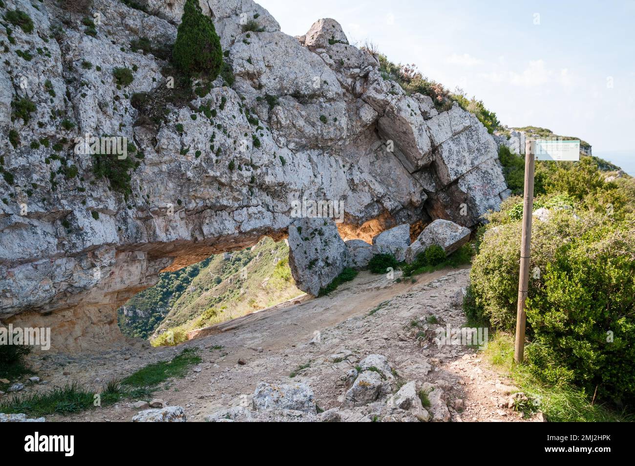 la foradada (grotte de foradada), dans la chaîne Serra del Montsià. Tarragone, Catalogne, Espagne Banque D'Images