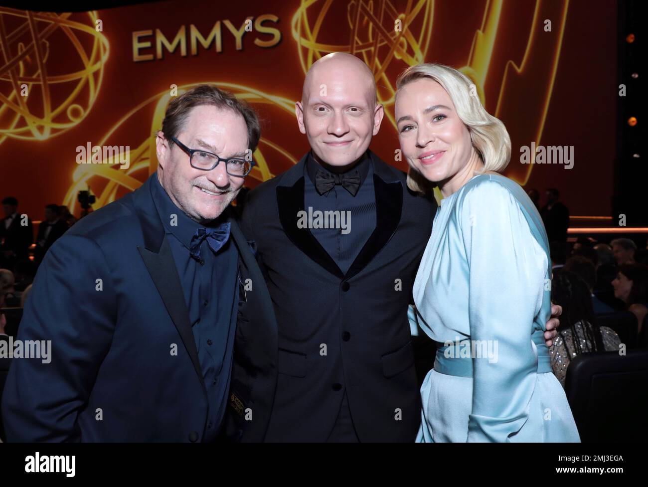 EXCLUSIVE - Stephen Root, from left, Anthony Carrigan, and Sarah Goldberg pose in the audience at the 71st Primetime Emmy Awards on Sunday, Sept. 22, 2019, at the Microsoft Theater in Los Angeles. (Photo by Alex Berliner/Invision for the Television Academy/AP Images) Banque D'Images