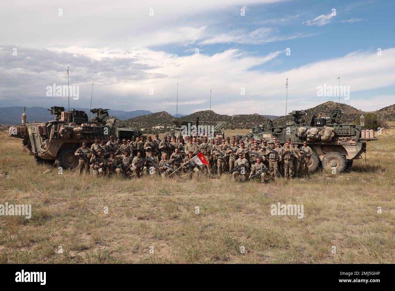 Des soldats du 3rd Escadron, 61st Cavalry Regiment, 4th Infantry Division, se réunissent pour une photo de groupe le 25 août 2022, fort Carson, Colorado. Les soldats étaient sur le terrain pour participer à un exercice d'entraînement de peloton. Banque D'Images