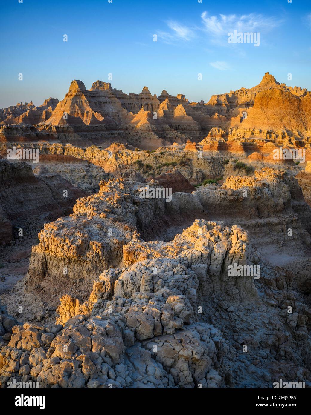 formations-de-badlands-de-door-trail-dans-le-parc-national-de-badlands