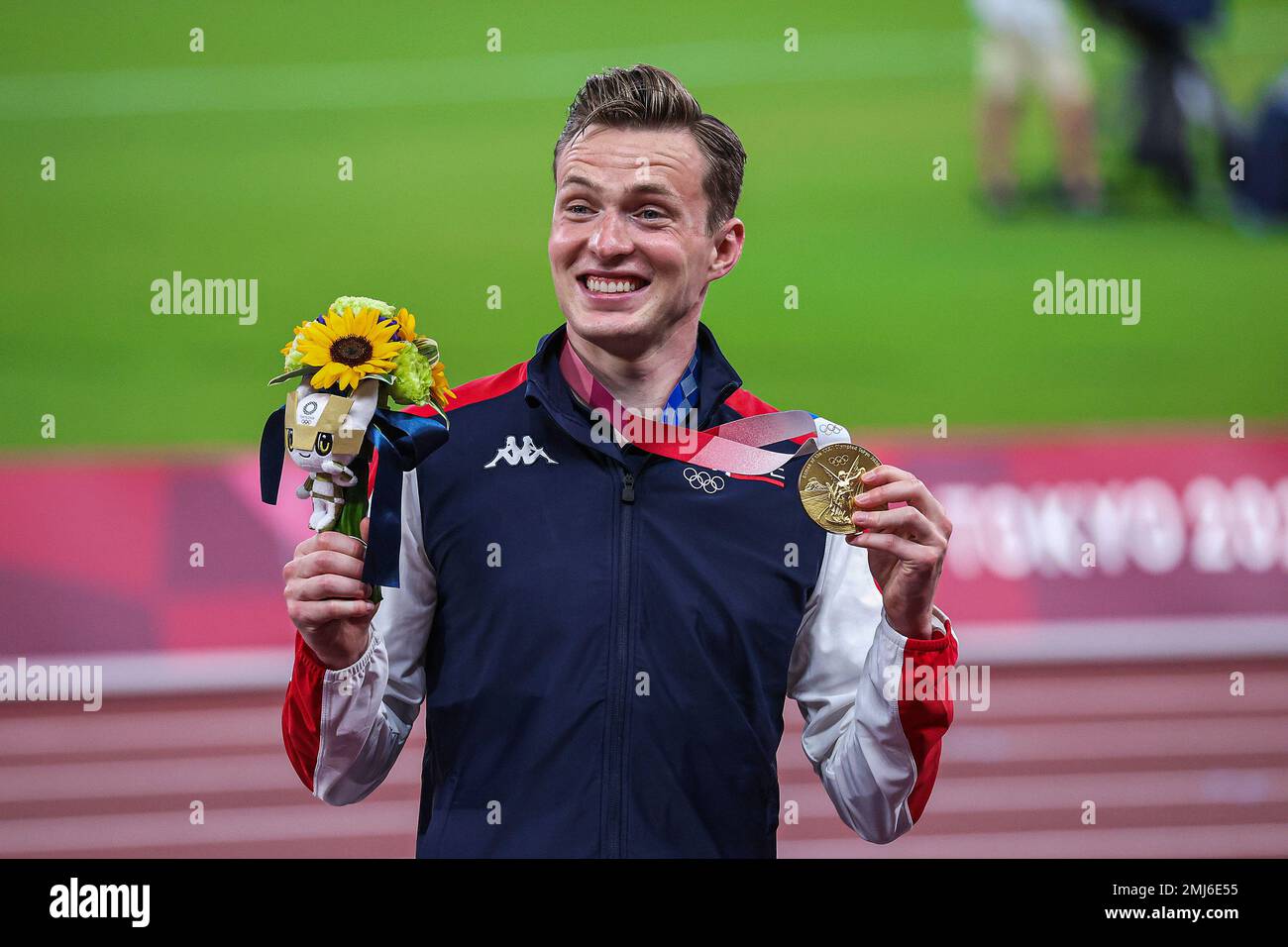 Karsten Warholm (NOR) Champion olympique des 400 mètres haies des hommes aux Jeux Olympiques d'été de 2020 (2021), Tokyo, Japon Banque D'Images