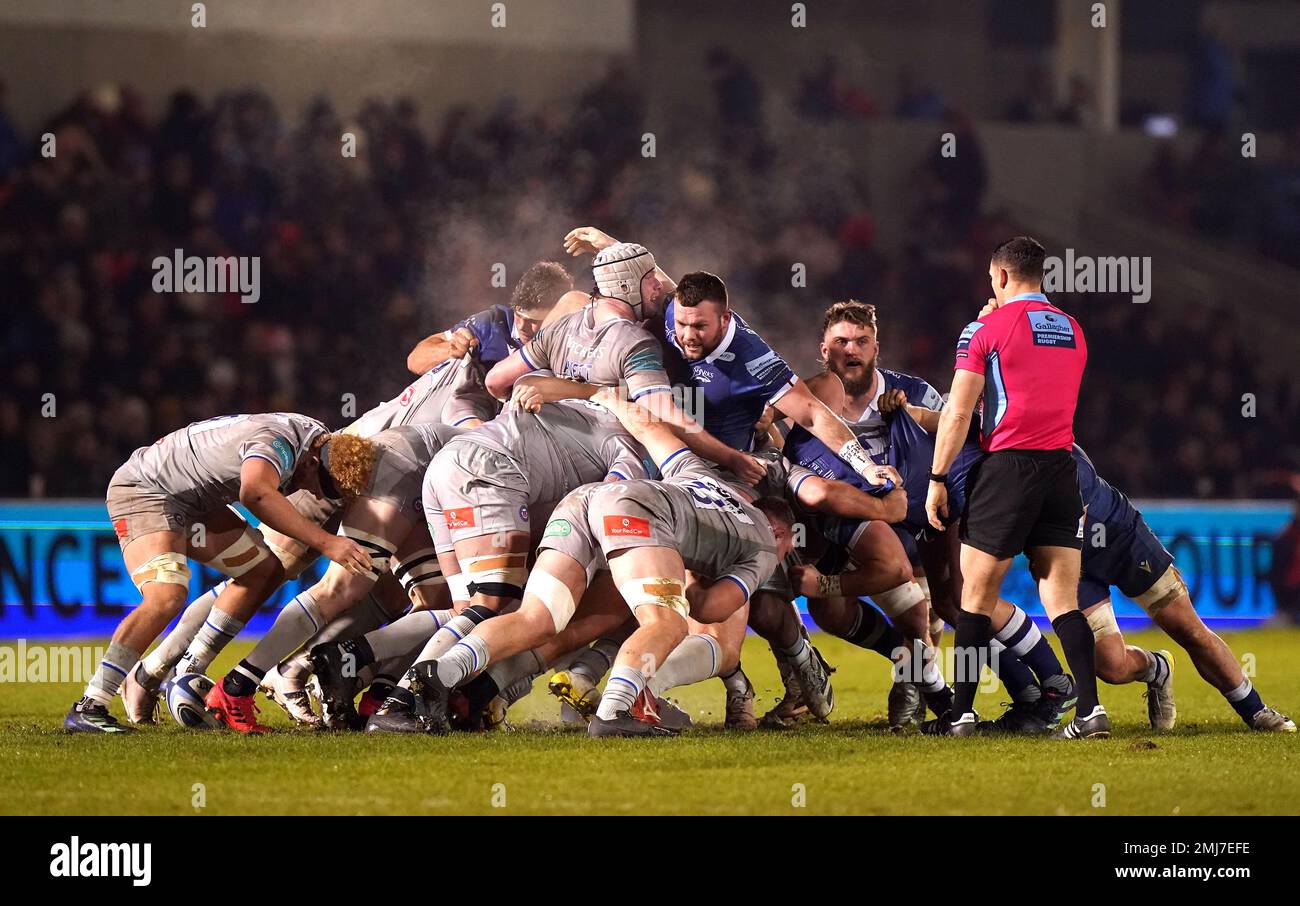 Vue générale de la mêlée entre sale Sharks et Bath Rugby pendant le match Gallagher Premiership au stade AJ Bell, Salford. Date de la photo: Vendredi 27 janvier 2023. Banque D'Images