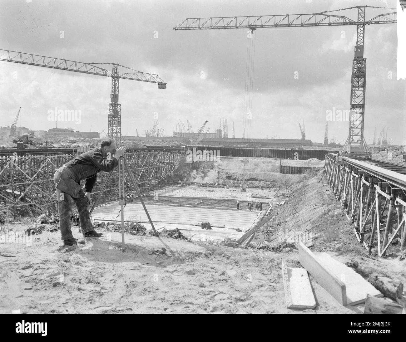 Pays-Bas Histoire: Construction du quai au tunnel de l'IJ à Amsterdam; Date: 16 août 1962 Banque D'Images