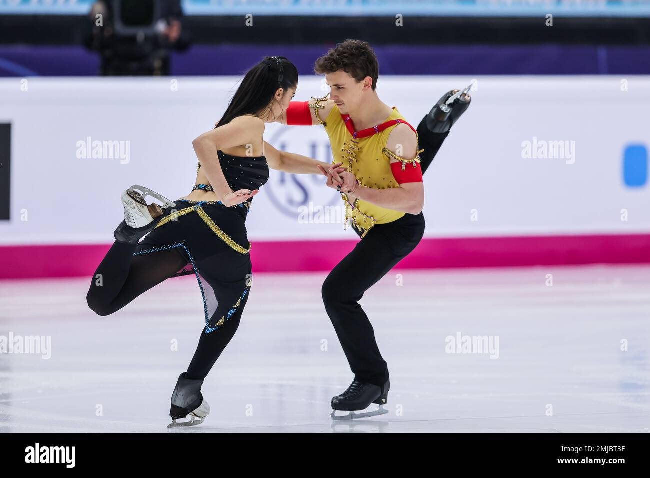 Turin, Italie. 10th décembre 2022. Celina Fraji et Jean-Hans Fourneaux de France sont en compétition lors de la finale du Grand Prix de patinage artistique de l'UIP Turin 2022 à Palavela. Jour 3 - JR Ice Dance Free Dance ISU Grand Prix of Figure Skating final Turin. (Photo de Fabrizio Carabelli/SOPA Images/Sipa USA) crédit: SIPA USA/Alay Live News Banque D'Images